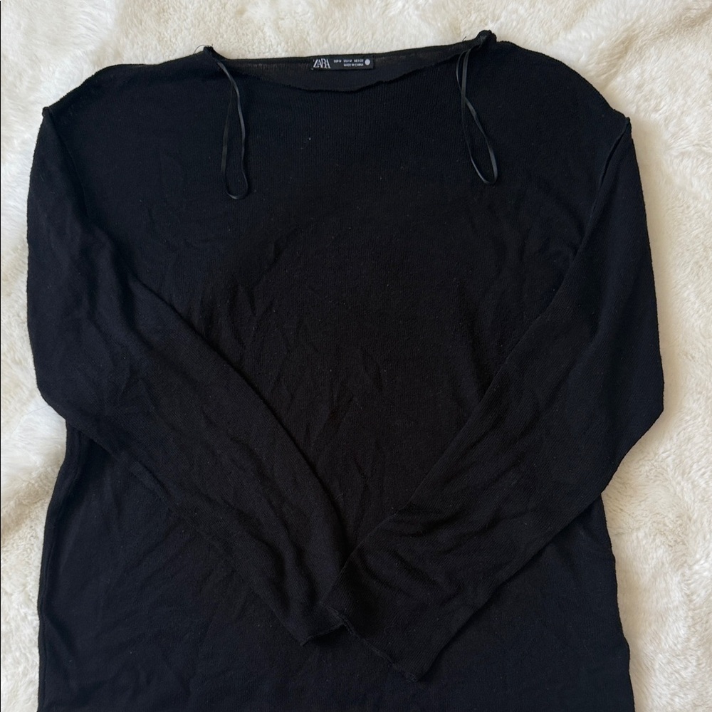 ZARA Women’s Black Crewneck Sweater